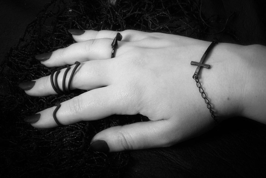 Cross Bracelet - symbol Simple Silver Rock Post-apocalyptic Metal Chain Bracelet Adjustable Nu-goth Gothic Goth Delicate Cross Black