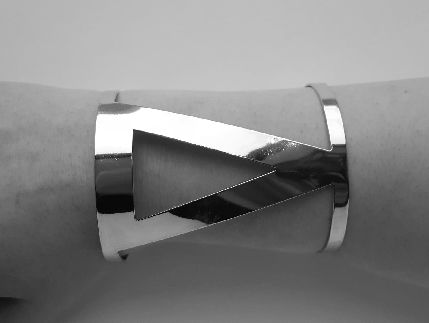 Sona Cuff - Silver Rock Nu-goth Metal Industrial Gothic Goth Geometric Futuristic Bracelet Black Arm Cuff Adjustable